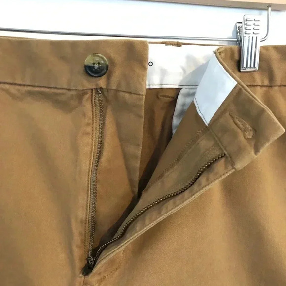 Old Navy Ultimate Slim Flex  Fit Shorts - Picture 4 of 5